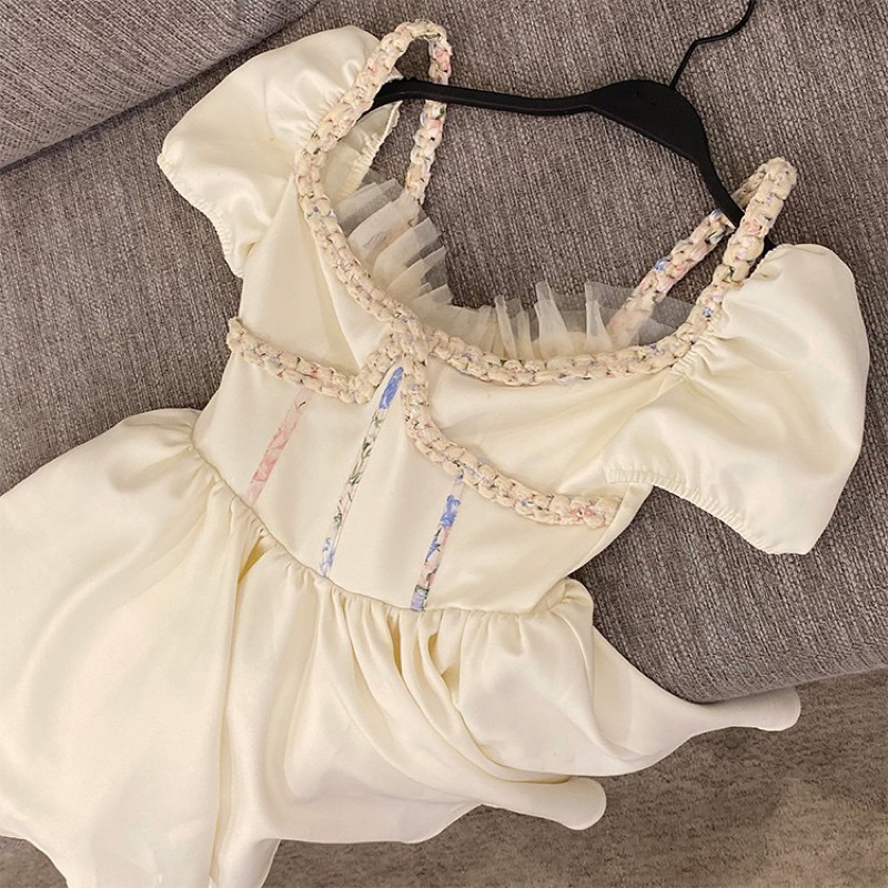 Đầm 2s khoét eo nữ tính