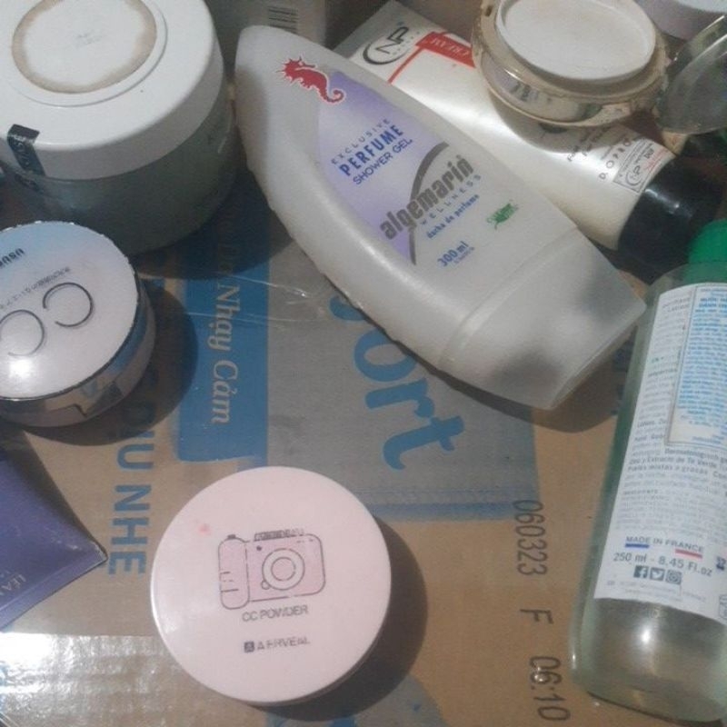 CUSHION CC POWDER AI CÓ ĐƠN 100 MUỐN LẤY E TẶNG VỀ VS BONG VÀ RANG TÉM CHẮC 1-2MAT GI E K BIẾT ĐÂU MUỐN LẤY 5000Đ