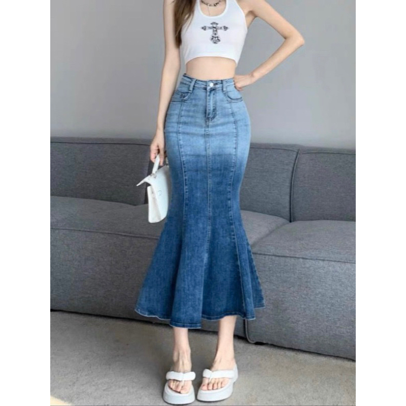 Chân váy jeans lưng cao xẻ tà trước dáng ôm