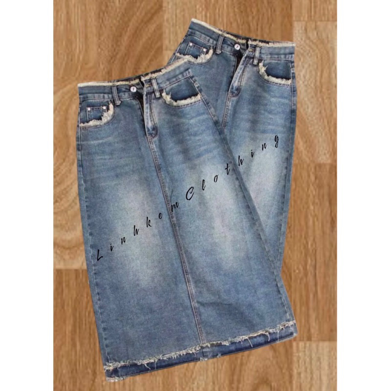 Chân váy jeans lưng cao xẻ tà trước dáng ôm