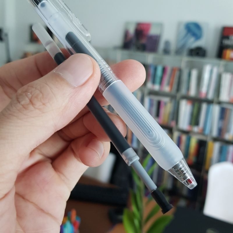 Ruột bút gel Deli S221 ngòi 0,5mm dùng thay thế cho Bút A575, S101