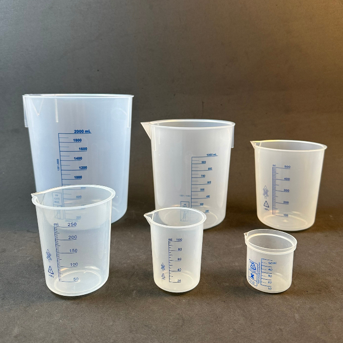 Ca, Cốc Nhựa PP LAB HA NOI Không Quai, Chia Vạch Xanh, Chịu Nhiệt 50ml, 100ml, 250ml, 500ml, 1000ml, 2000ml