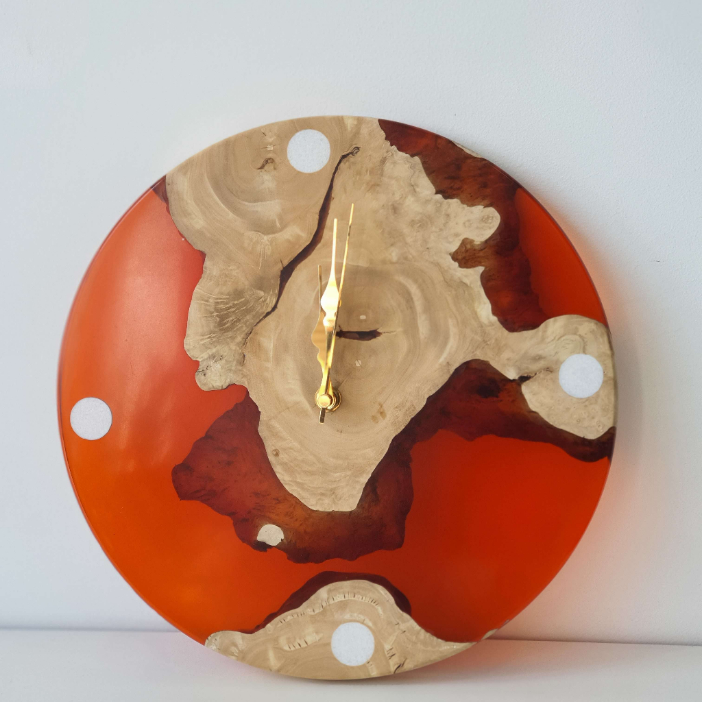 Đồng hồ treo tường gỗ cà phê - epoxy màu cam 07