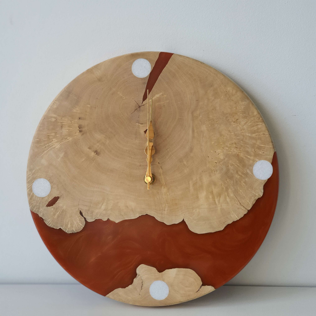 Đồng hồ treo tường gỗ cà phê - epoxy màu cam 06