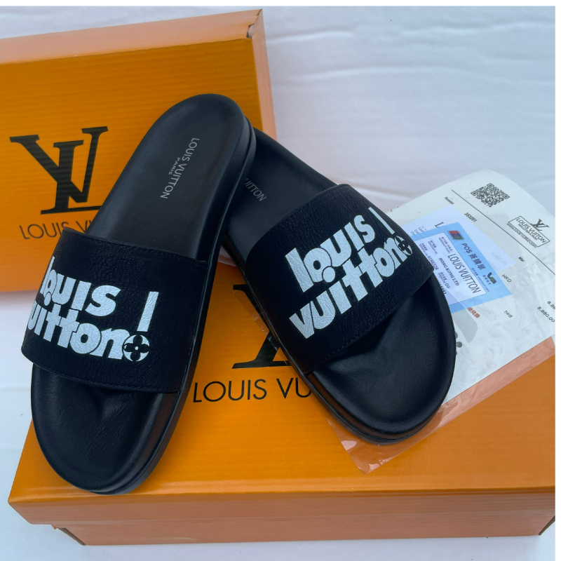 Dép Nam LV Quai Ngang Màu Đen Kẻ Ô Vuông Đế Đúc Cao Su Non Đi Êm Chân Kiểu Dáng Thời Trang Năng Động