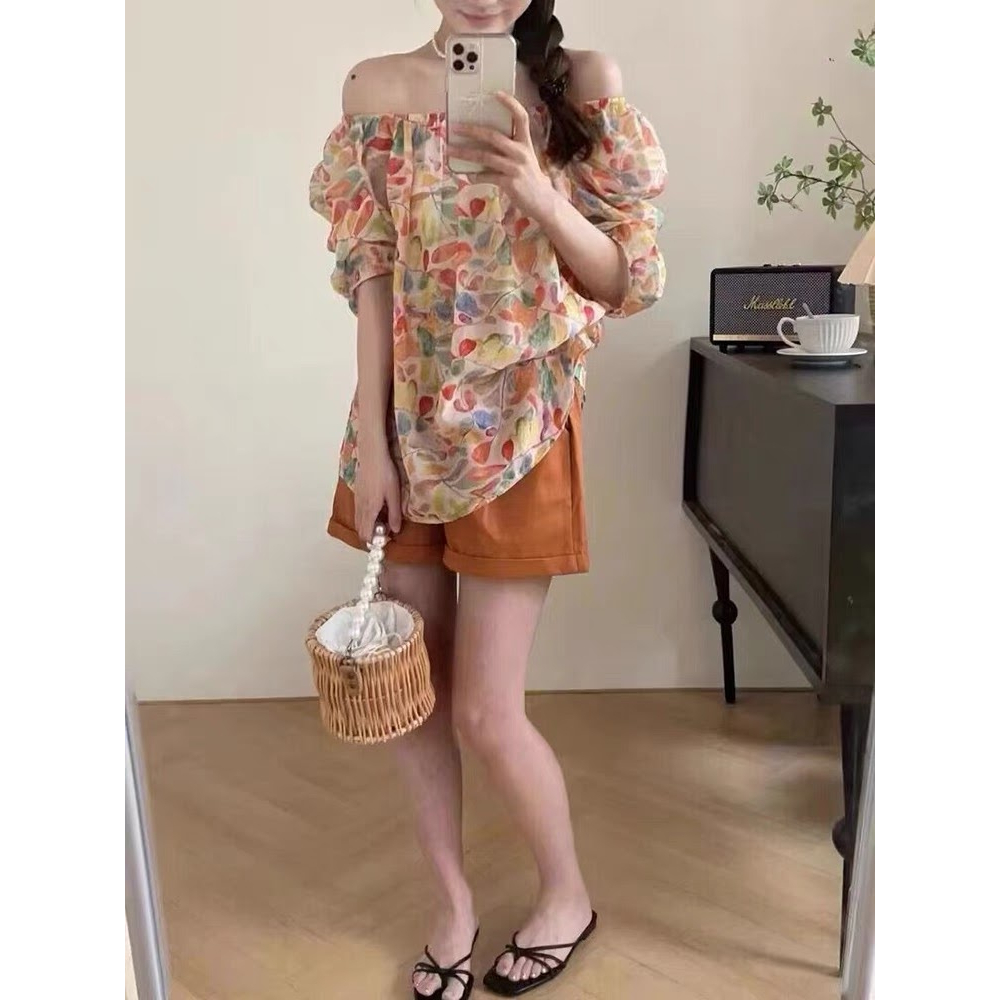 Áo sơ mi hoa trễ vai bo chun bèo ngang tay dài