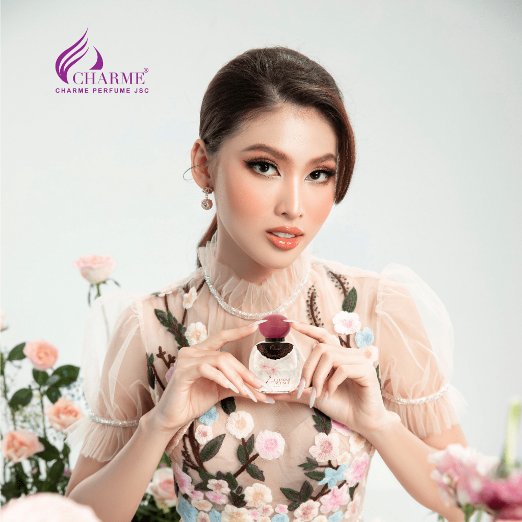 Nước hoa nữ thơm lâu, Charme Avenue, mùi hương hoa cỏ tươi mát, trẻ trung, gợi cảm lưu hương lâu chai 35ml