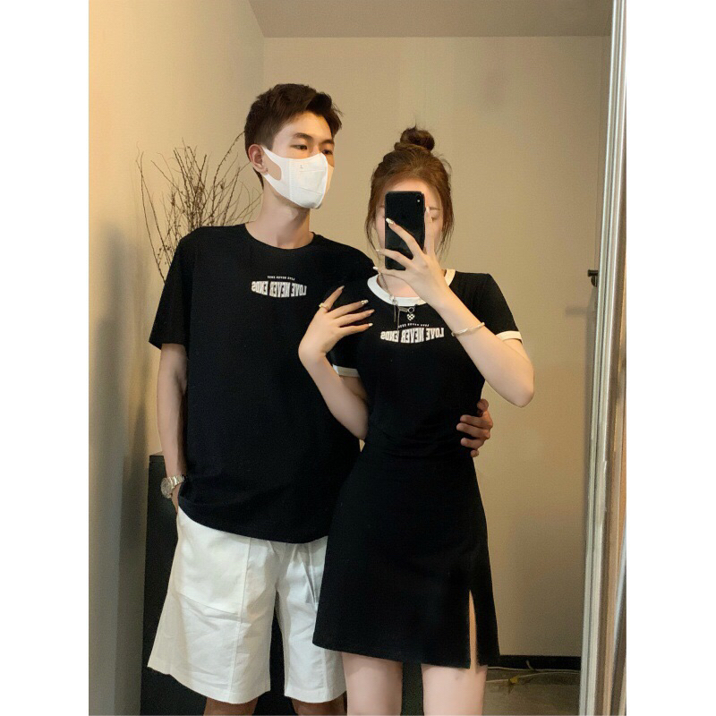 Bộ đồ đôi áo phông kết hợp đầm xẻ ngắn màu đen đơn giản