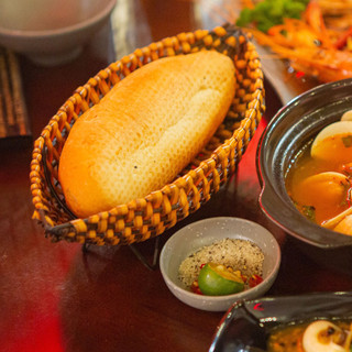 Rổ Thuyền Nhựa Giả Mây Tre Thích Hợp Đựng Bánh Mì, Rau Sống và Các Món Chế Biến Nhà Hàng Quán Ăn - Size nhỏ