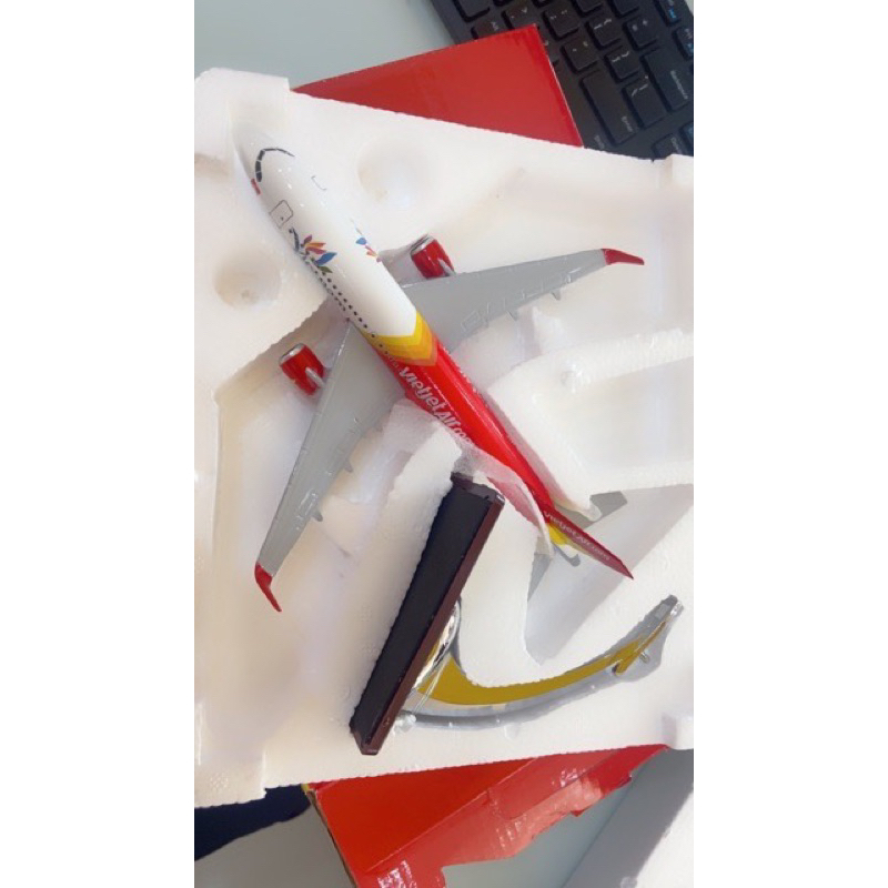 MÔ HÌNH MÁY BAY VIETJET