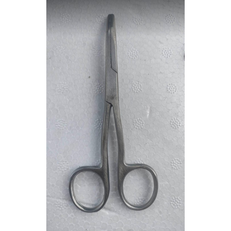 Kéo và kẹp hàng bãi