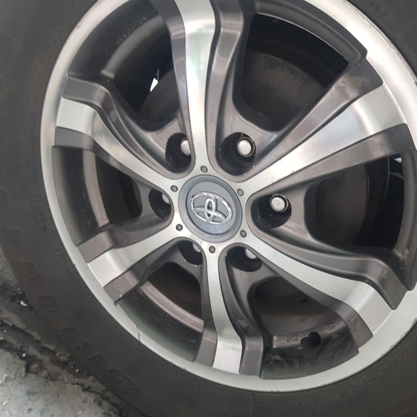 01 Logo chụp mâm, ốp lazang bánh xe ô tô Toyota Camry Đời từ 2000-2003, Fortuner TRD SPORTIVO đời 2009-2011