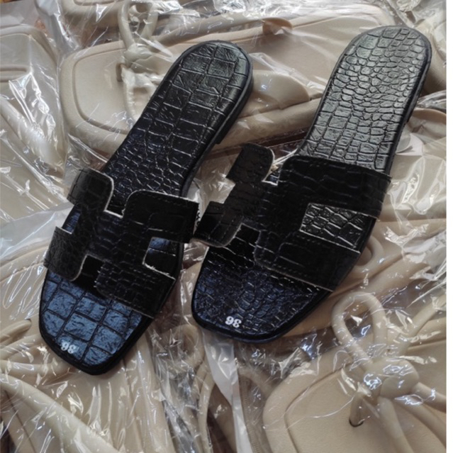 Dép chữ h dép lê nữ thời trang quai ngang đen bóng da rắn sang chảnh