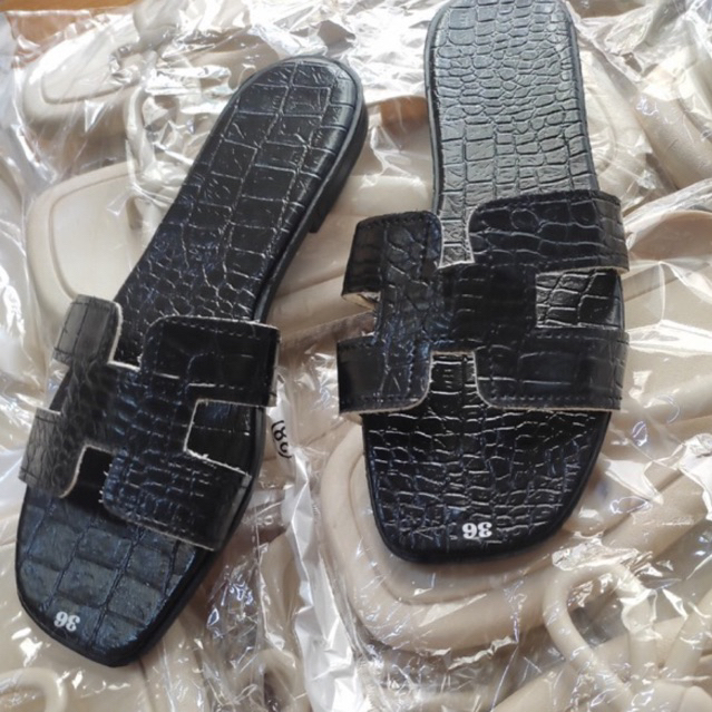 Dép chữ h dép lê nữ thời trang quai ngang đen bóng da rắn sang chảnh