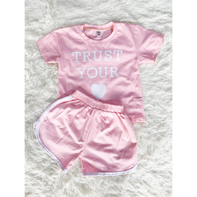 Bộ bé gái cotton chất liệu co dãn 4 chiều thấm mồ hôi