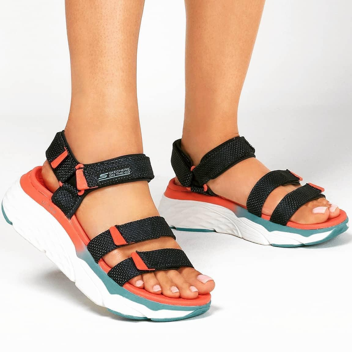 Giày Sandal Skechers Nữ Đế Cao Phối Quai Ngang Max Cushioning Slay