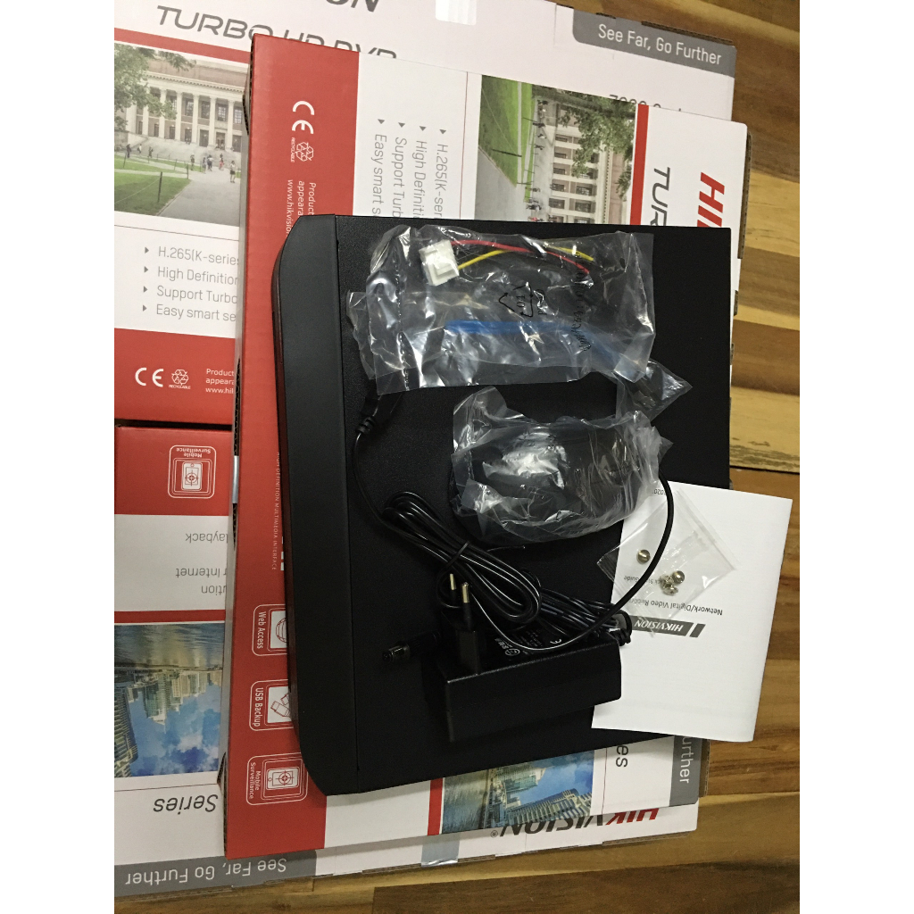 Đầu ghi hình 4 kênh 5 in 1 HIKVISION DS-7204HGHI-K1