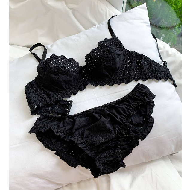 G01 BLACK MER SET Đồ Lót Có Gọng LEPONLEP Hoa Thêu Trắng Xinh Xắn, Trẻ Trung