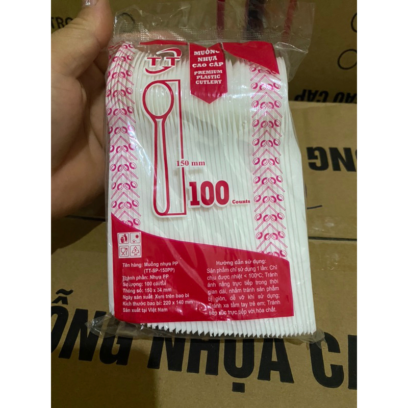 1 thùng thìa nhựa 4000 chiếc