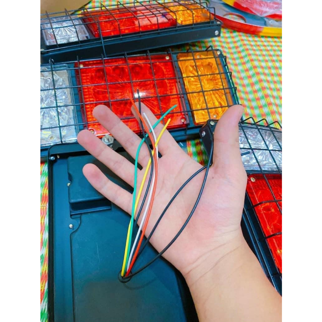 Đèn hậu xe tải led 24 lồng sắt độ bền cao , led loại to