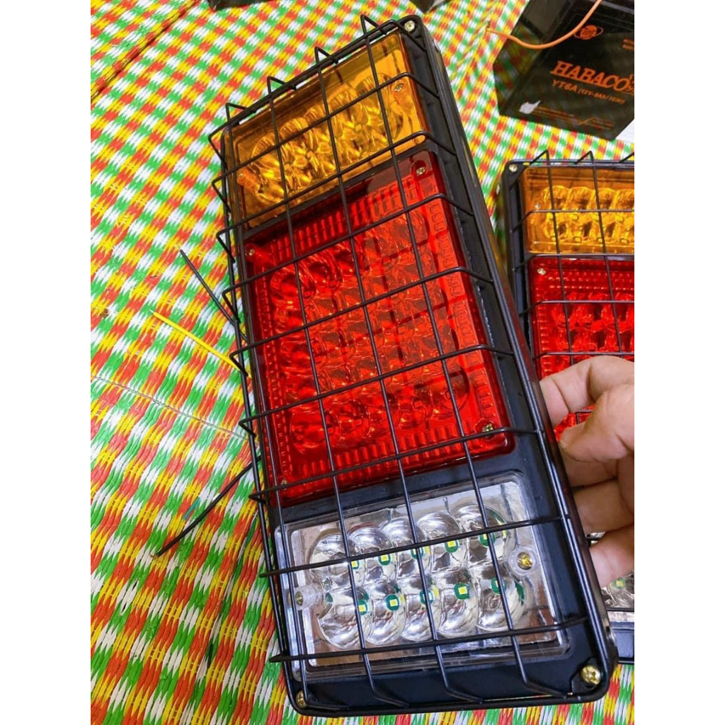 Đèn hậu xe tải led 24 lồng sắt độ bền cao , led loại to