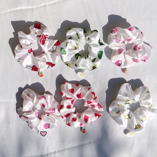 Cột tóc SCRUNCHIES hoạ tiết cherry vải phi bóng