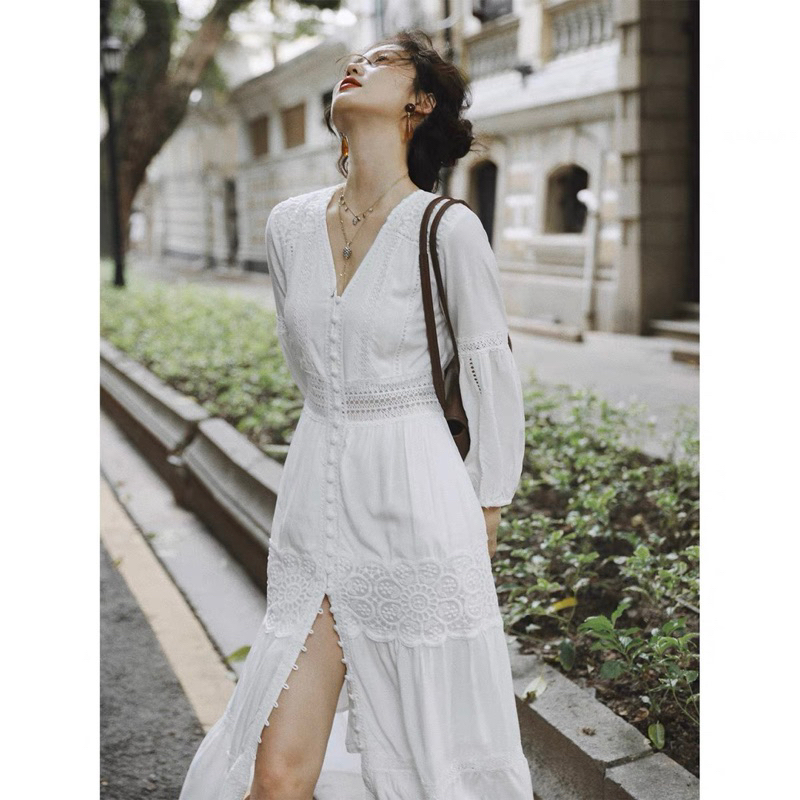 Váy maxi trắng phối ren phong cách boho