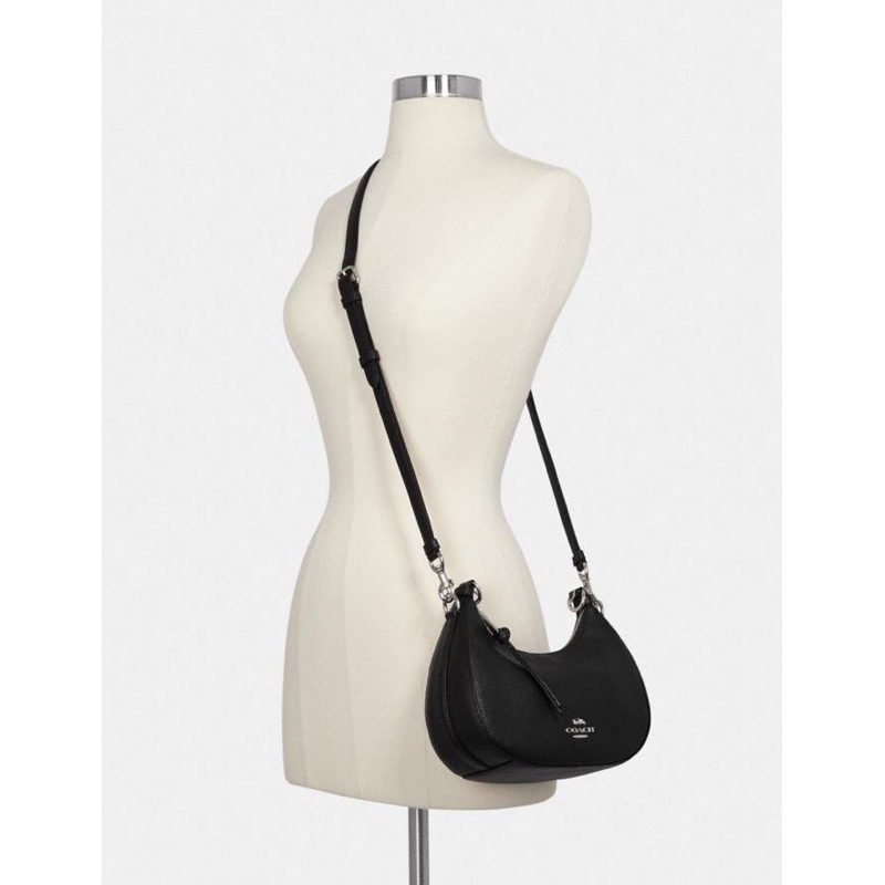 Túi đeo chéo Coach Kleo Hobo dáng bầu