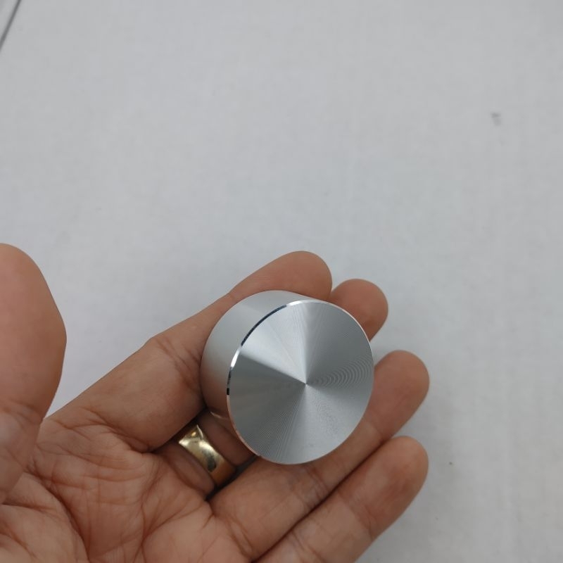 Núm volume nhôm Japan 38mm × 17mm