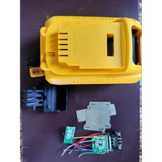 Vỏ Dewalt. 2p cell 21700