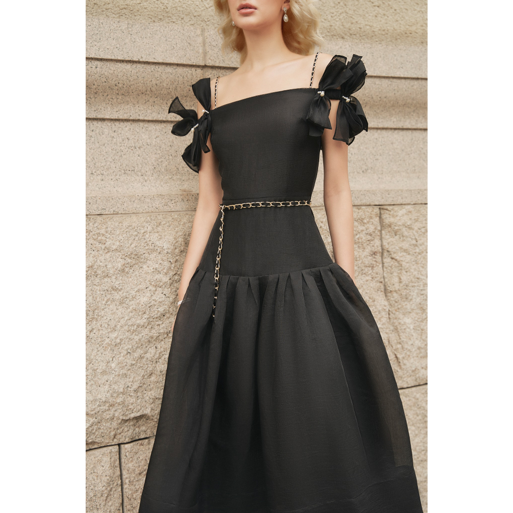 MAVEN - Váy đen hai dây trễ vai đính kết Milan Black Dress