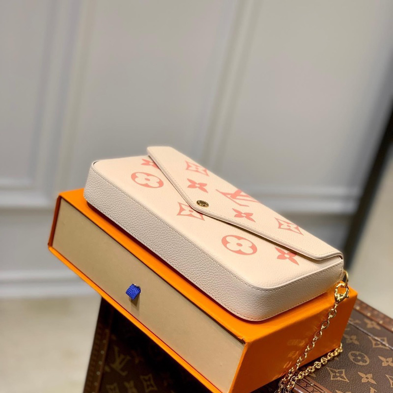 Túi đeo chéo LV pochette kích thước 21cm chất liệu da bò hoạ tiết dập nổi fullbox