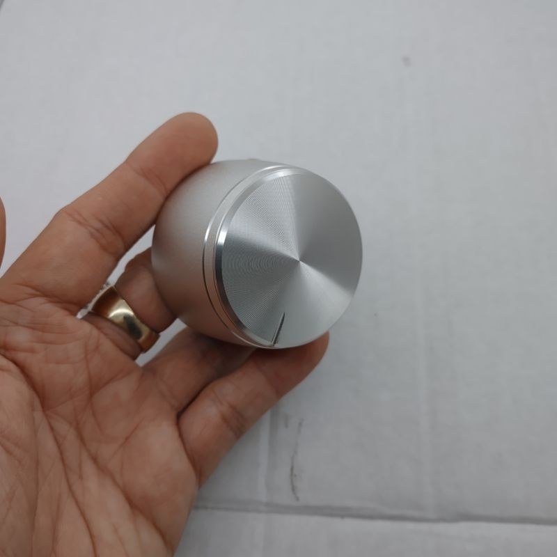 Núm volume nhôm Japan