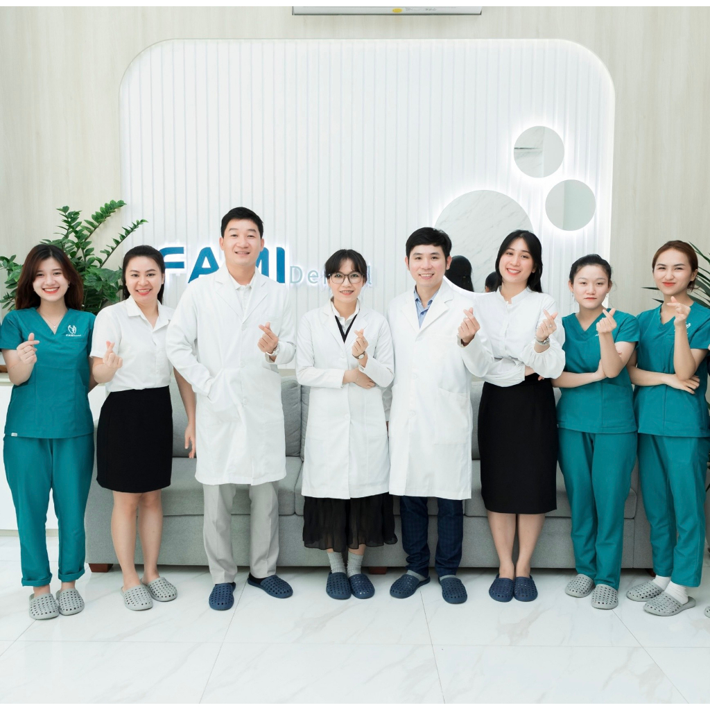 HCM - Voucher cạo vôi răng + đánh bóng răng