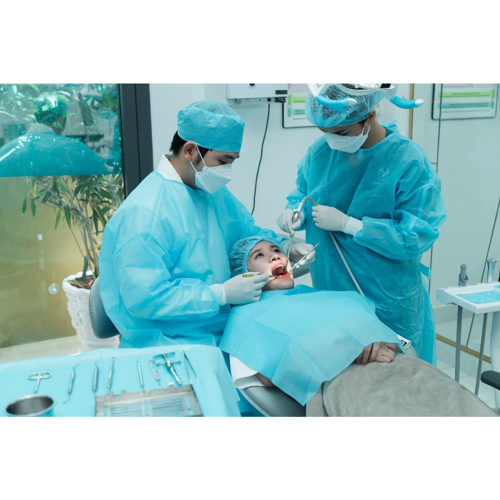 HCM - Voucher cạo vôi răng + đánh bóng răng