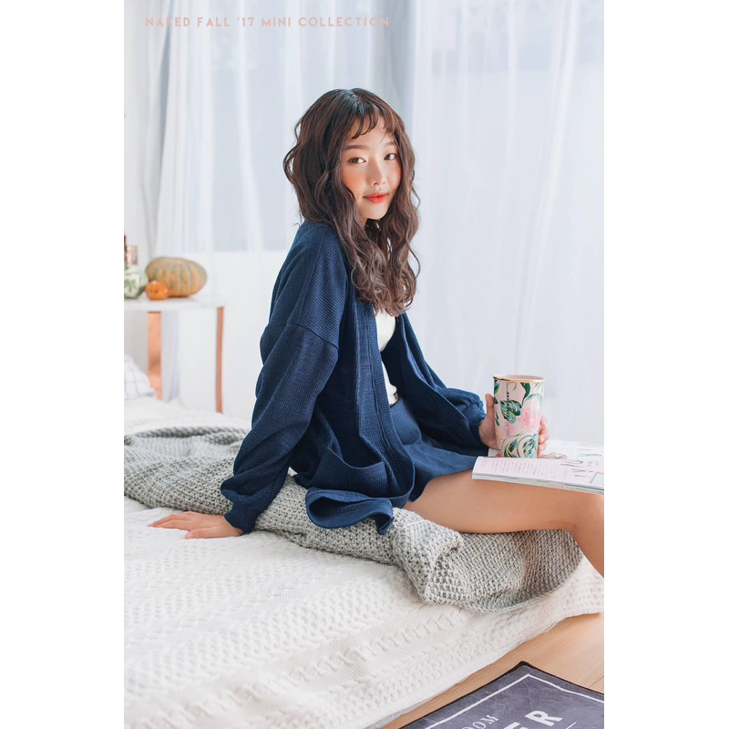 Cardigan NakedByV màu xanh