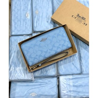 Ví coach long zip around wallet in signature chambray