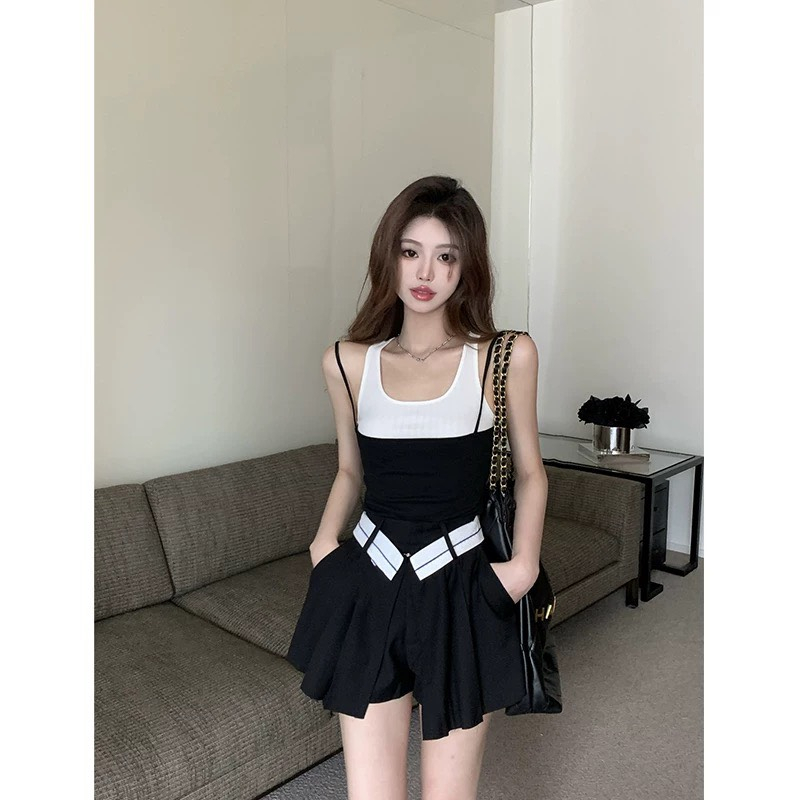 SET ÁO PHỐI 2 DÂY ĐEN BÊN NGOÀI + QUẦN SHORT LẬT LƯNG VIỀN TRẮNG (TH)