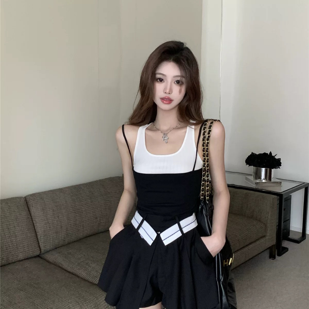 SET ÁO PHỐI 2 DÂY ĐEN BÊN NGOÀI + QUẦN SHORT LẬT LƯNG VIỀN TRẮNG (TH)