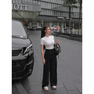 [SIÊU SALE - HÀNG VNXK] Áo Thun Tay Ngắn Cổ Tròn Basic Dễ Phối Đồ Màu Đen / Trắng