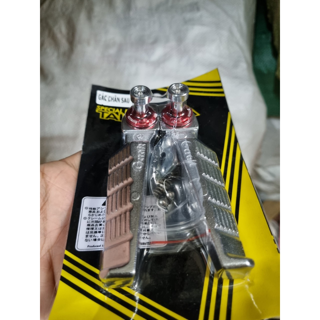 GÁC CHÂN SAU NHÔM VỸ mẫu takegawa màu bạc, tặng chốt salaza