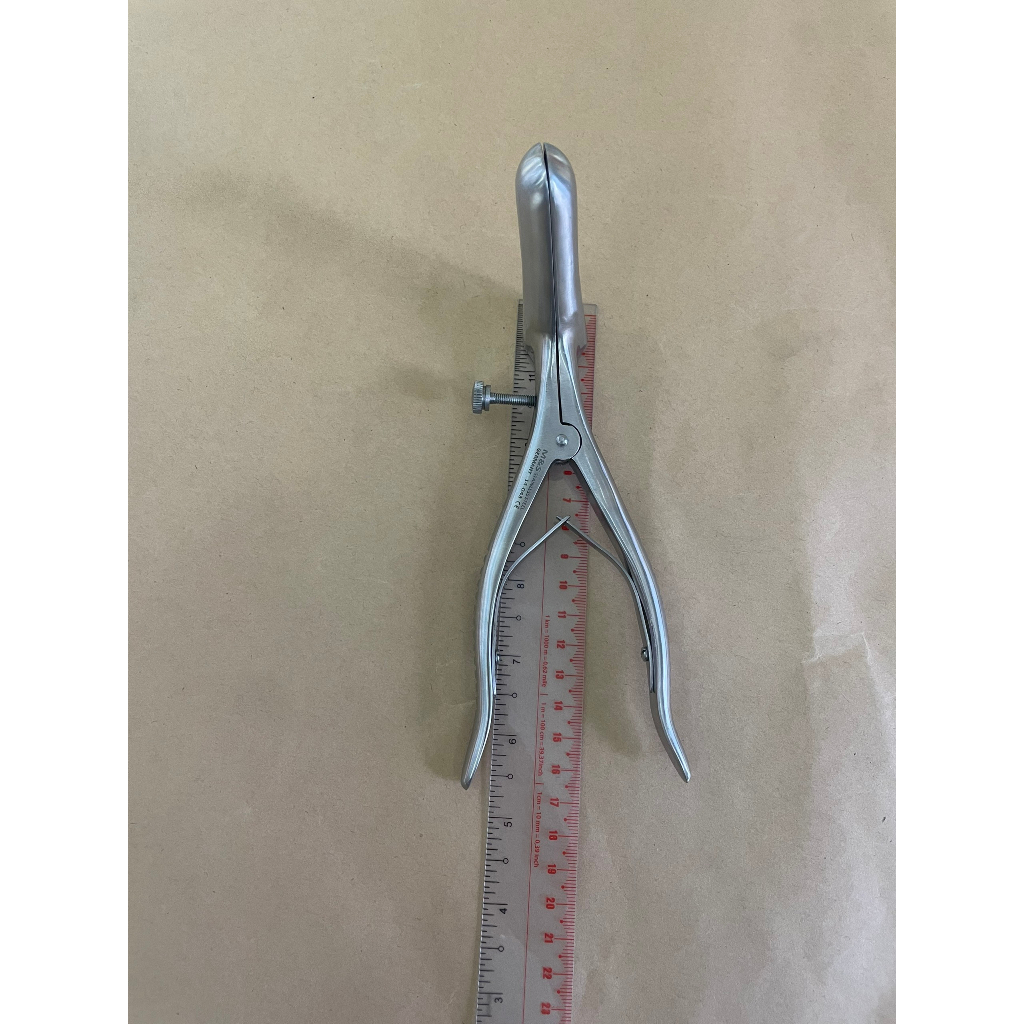 Panh mở hậu môn- speculum