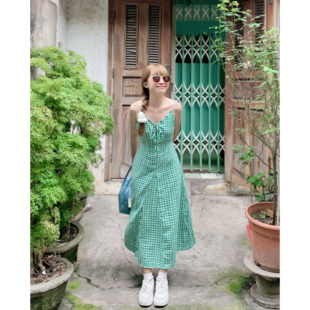 Đầm dây midi form xoè rã cách điệu thời trang thắt dây ngực thời trang GAGO hoạ tiết caro vàng GG4385