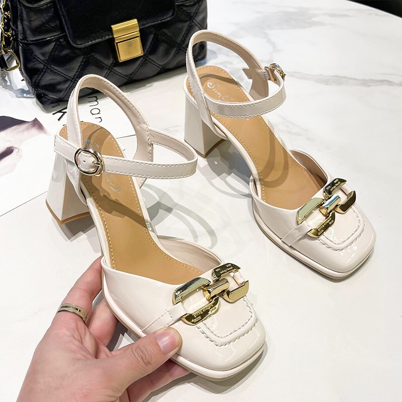 Giày Xăng Đan Bít Mũi Vuông Đế Cao 7Cm Dày Dặn Phối Khóa Kim Loại Thời Trang