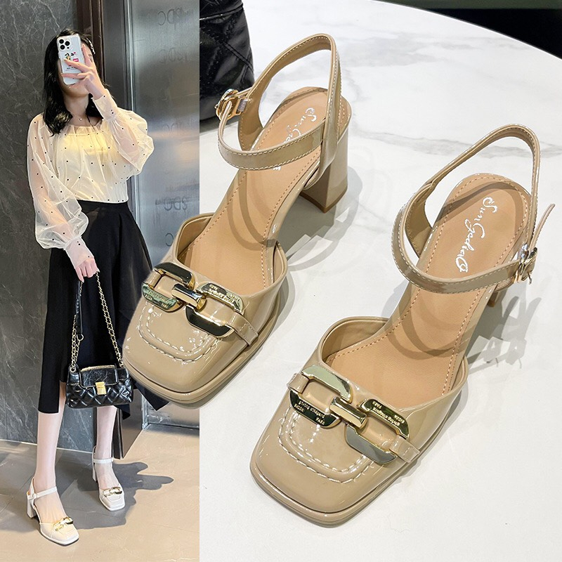 Giày Xăng Đan Bít Mũi Vuông Đế Cao 7Cm Dày Dặn Phối Khóa Kim Loại Thời Trang