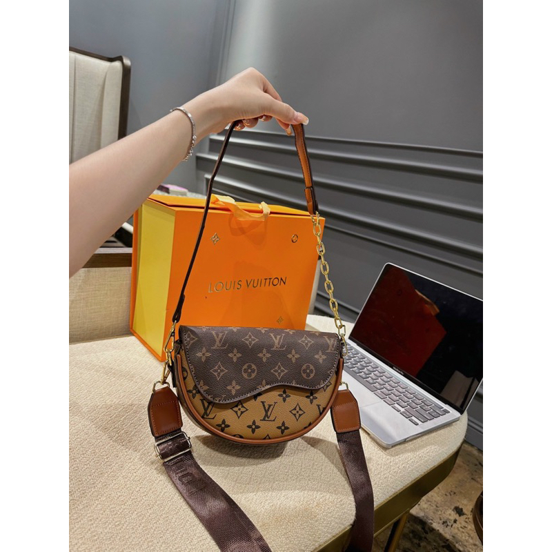 Túi Đeo Chéo Nữ Hình Dáng Bầu Yên Ngựa Túi Đeo Vai