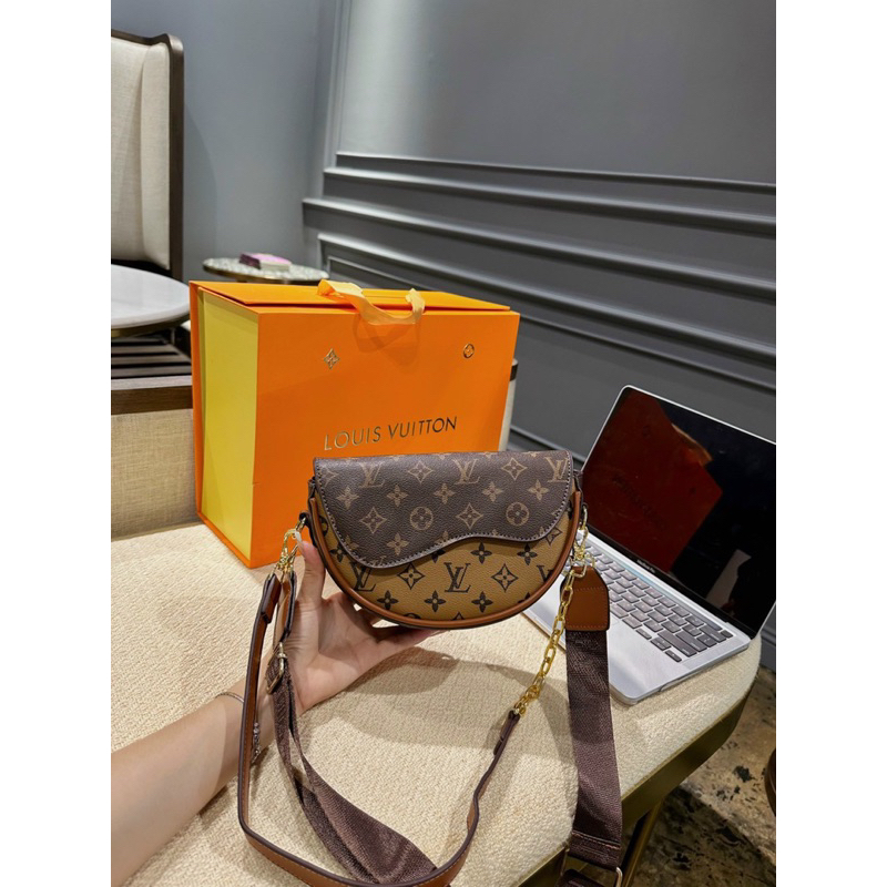 Túi Đeo Chéo Nữ Hình Dáng Bầu Yên Ngựa Túi Đeo Vai