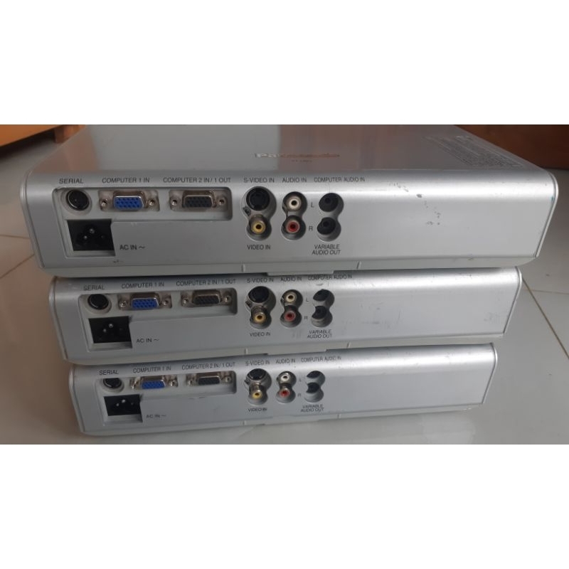 Máy chiếu Panasonic PT-LB51