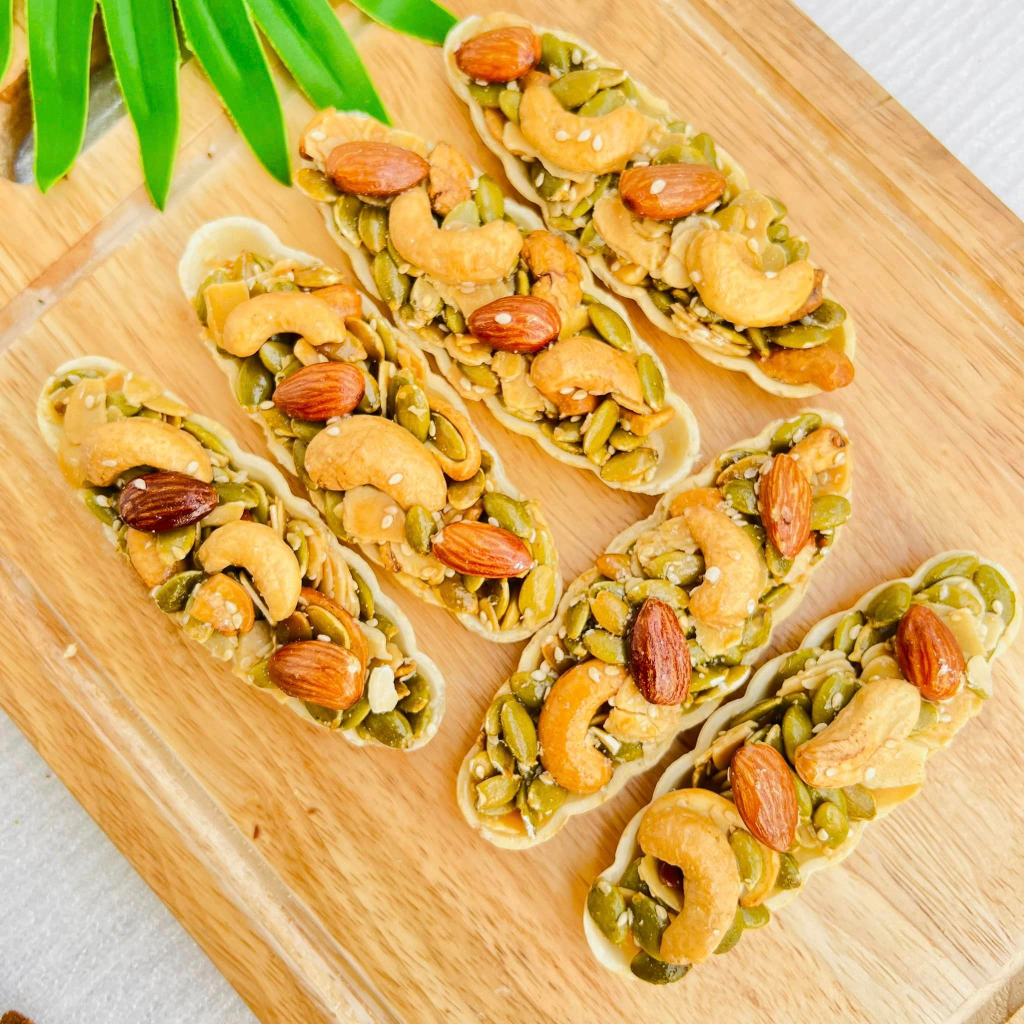 Bánh thuyền siêu hạt, giòn tan, thơm ngon, ít ngọt.  Ăn vặt, ăn kiêng, ăn healthy đều dùng được