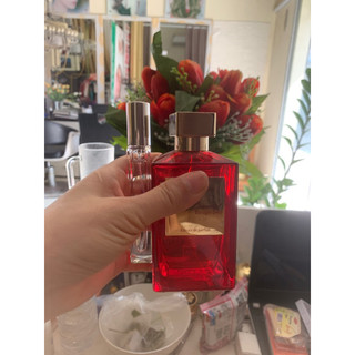 10 ml nuoc hoa nữ thơm ngọt .